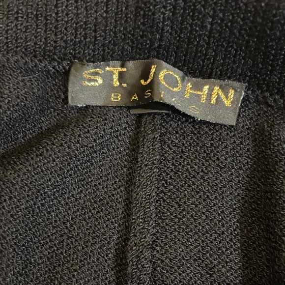 St. John Basics women’s knit sweater pants, size 12, like new! - Picture 4 of 9